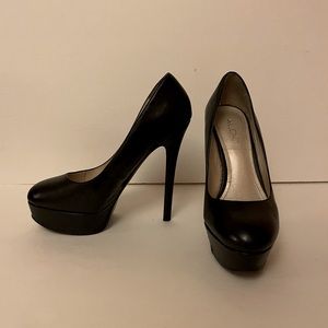 Black Aldo Heel Pumps